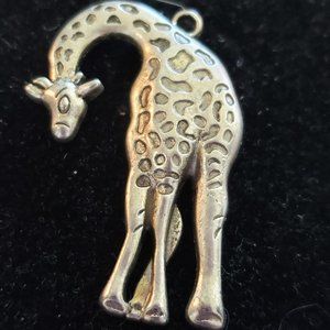 Silver Giraffe Pendant